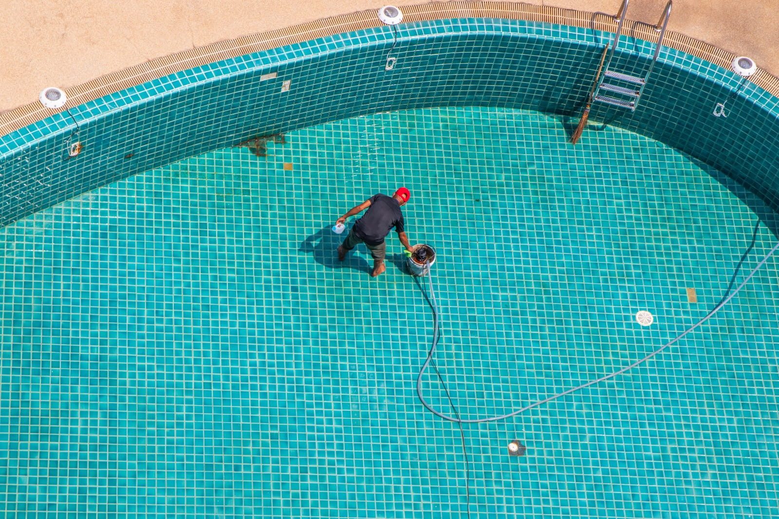 Sparkling clean swimming pool maintained by Rapid Swimming Pools